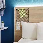 Hotel Hotelf1 Paris Ouen Marche Aux Puces