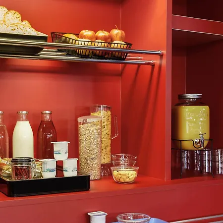 Hotelf1 Paris Ouen Marche Aux Puces Saint-Ouen