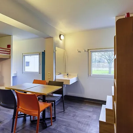 Hotelf1 Paris Ouen Marche Aux Puces Saint-Ouen