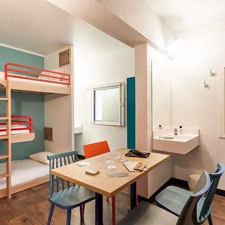 Hotel Hotelf1 Paris Ouen Marche Aux Puces