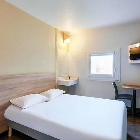 Hotelf1 Paris Saint Ouen Marche Aux Puces Hotel *
