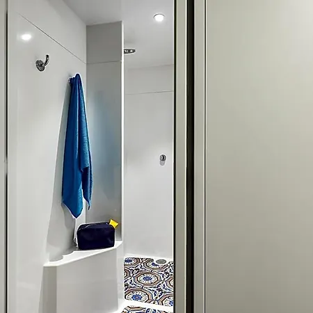 Hotelf1 Paris Ouen Marche Aux Puces