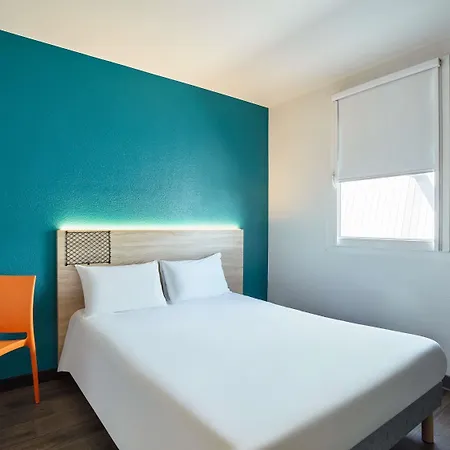 Hotel Hotelf1 Paris Saint Ouen Marche Aux Puces