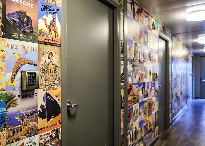 Hotelf1 Paris Ouen Marche Aux Puces Szálloda *