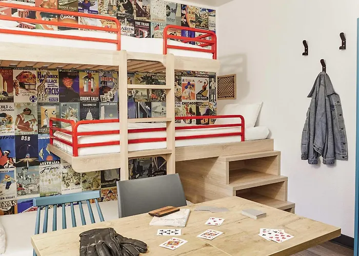 Szálloda Hotelf1 Paris Ouen Marche Aux Puces *