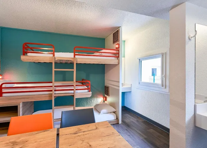 Szálloda Hotelf1 Paris Ouen Marche Aux Puces *