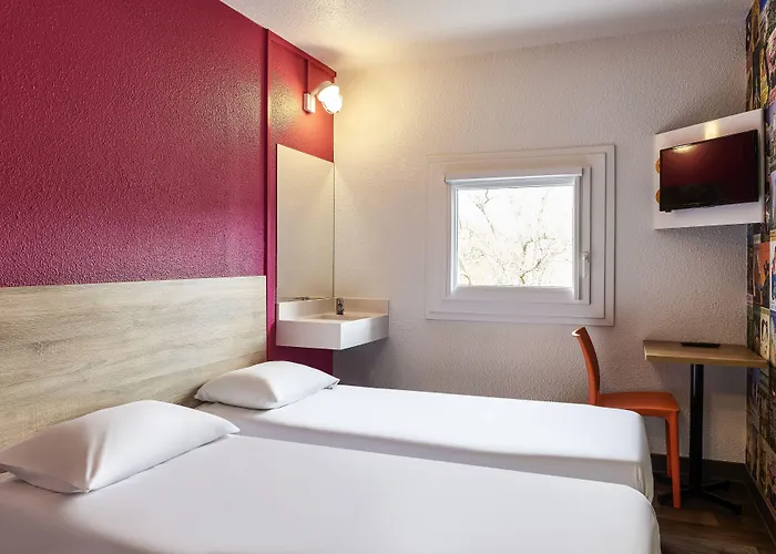 Hotelf1 Paris Ouen Marche Aux Puces Szálloda Saint-Ouen