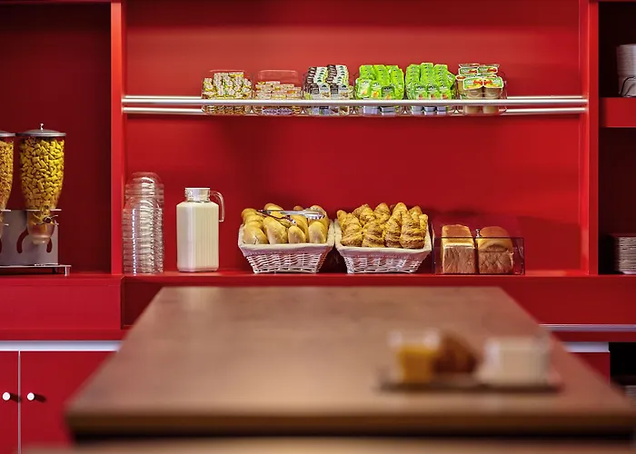 Hotelf1 Paris Ouen Marche Aux Puces Szálloda