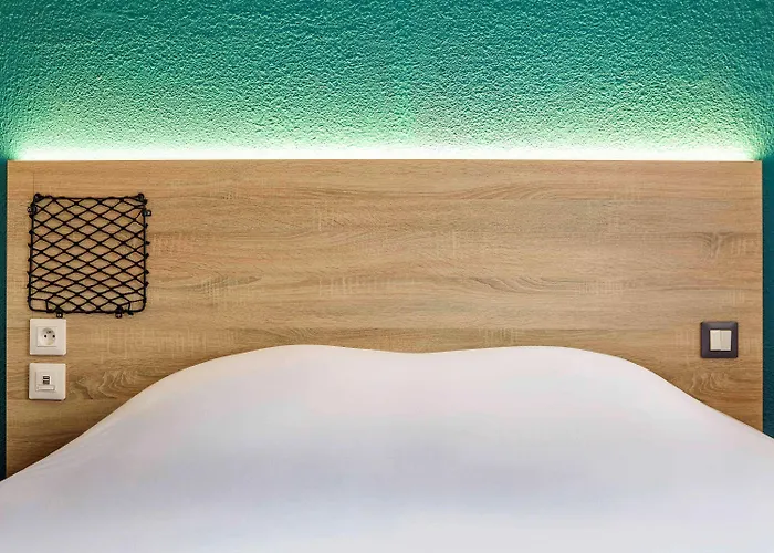 Szálloda Hotelf1 Paris Ouen Marche Aux Puces