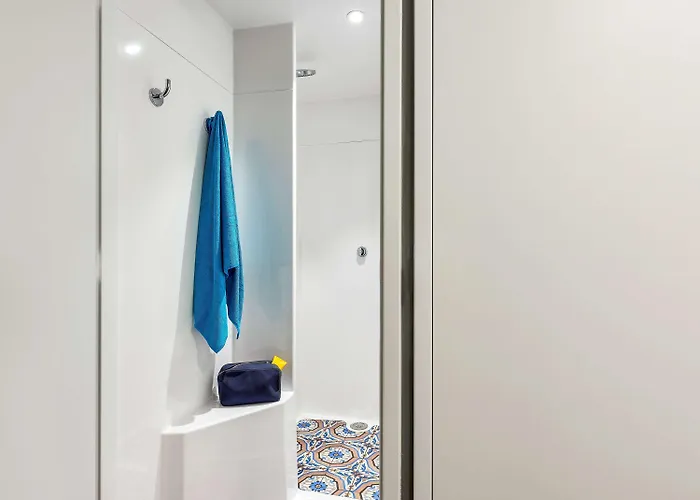 Szálloda Hotelf1 Paris Ouen Marche Aux Puces