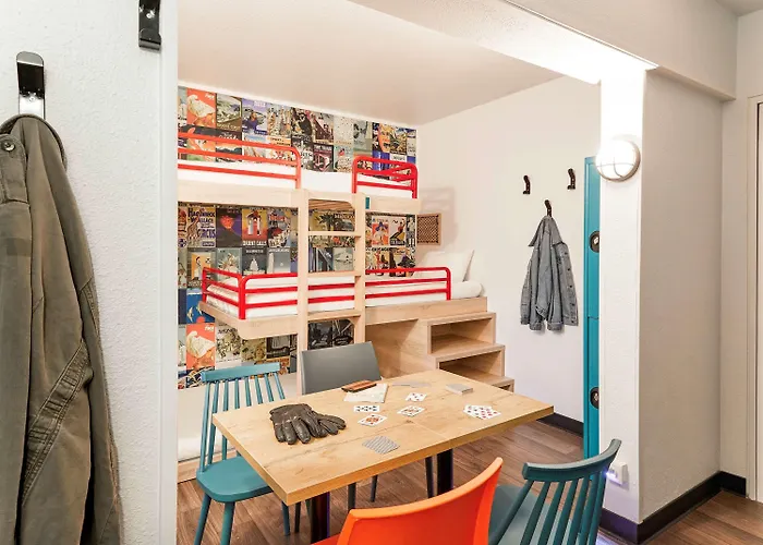 Hotelf1 Paris Ouen Marche Aux Puces