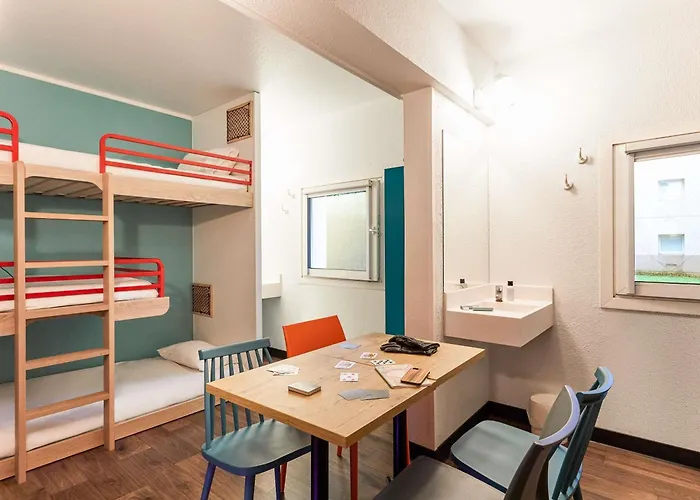 Szálloda Hotelf1 Paris Ouen Marche Aux Puces