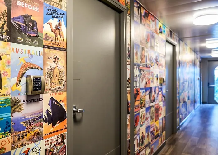 Hotelf1 Paris Ouen Marche Aux Puces Saint-Ouen