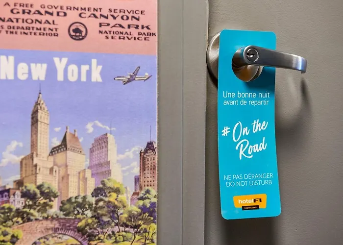 Hotelf1 Paris Ouen Marche Aux Puces Saint-Ouen