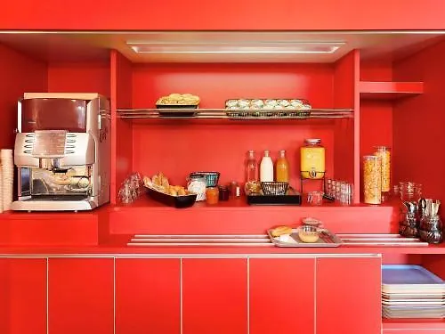 Hotelf1 Paris Ouen Marche Aux Puces Szálloda *