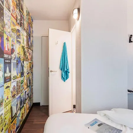 Hotelf1 Paris Saint Ouen Marche Aux Puces Hotel